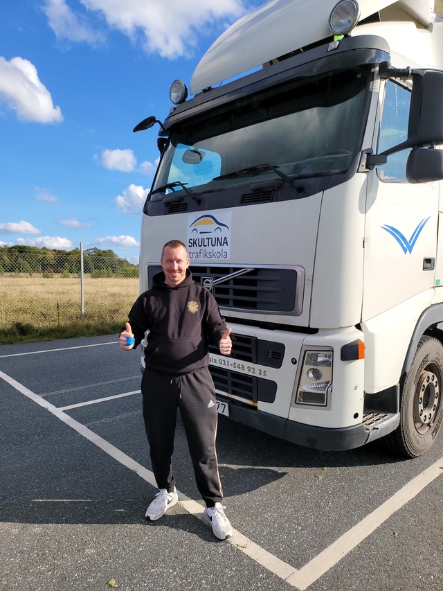 Körlektion lastbil 80 min