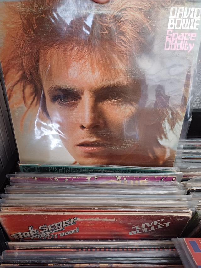 David Bowie - Space Oddity