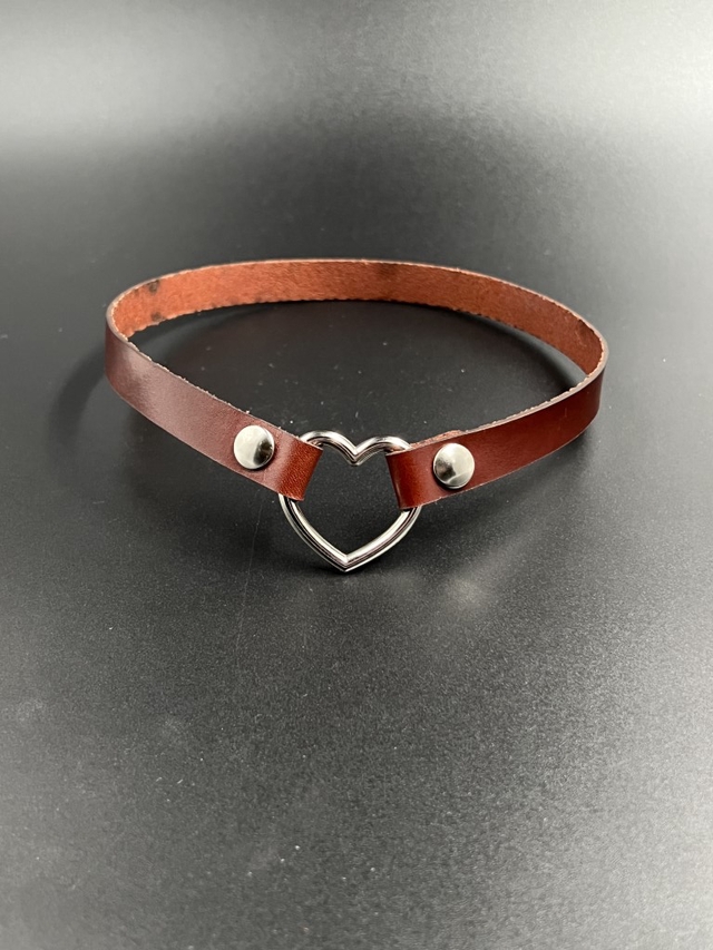 Collar van 14mm echt tuigleer met Hart-ring 33x35mm