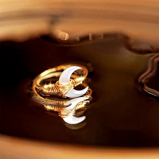 Bague lune en nacre