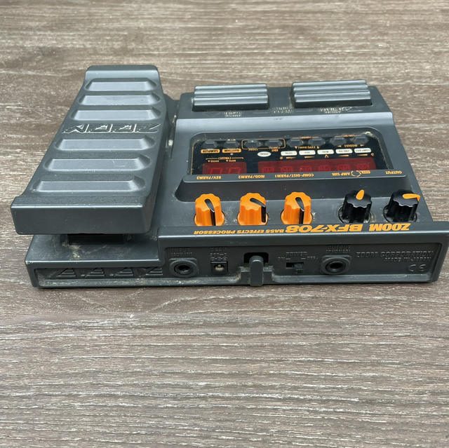 Zoom BFX708 Bass Effects Processor Pre Owned Music & Bean Co