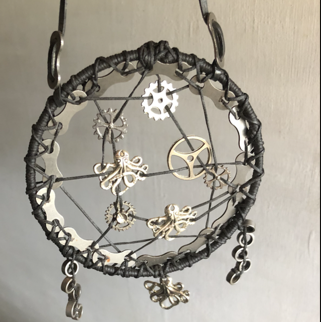 Deco à suspendre octopus engrenages steampunk 