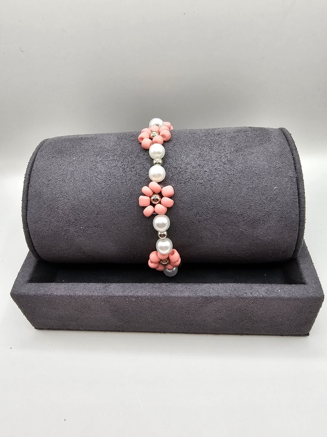 Beaded Flower Bracelet.
