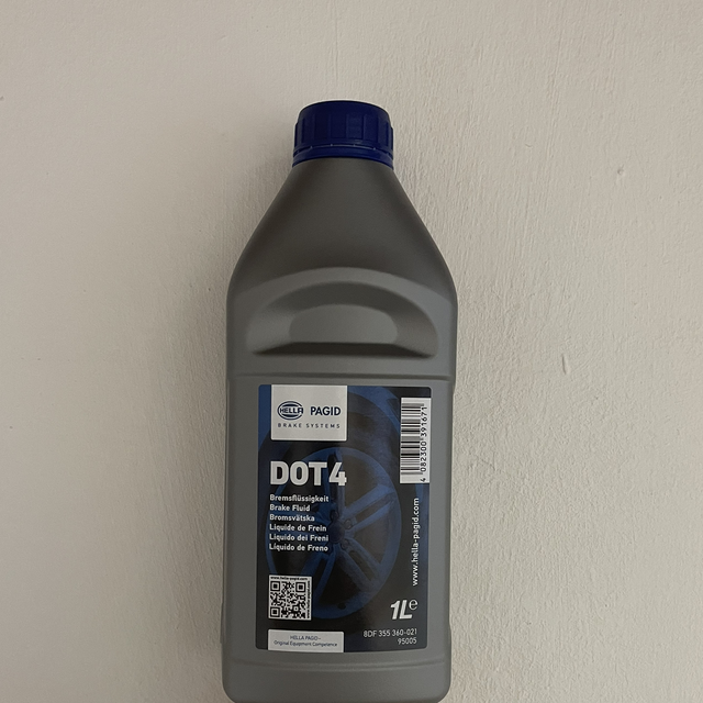 1L Bremsflüssigkeit DOT 4 Hella | ETP Ersatzteile GmbH
