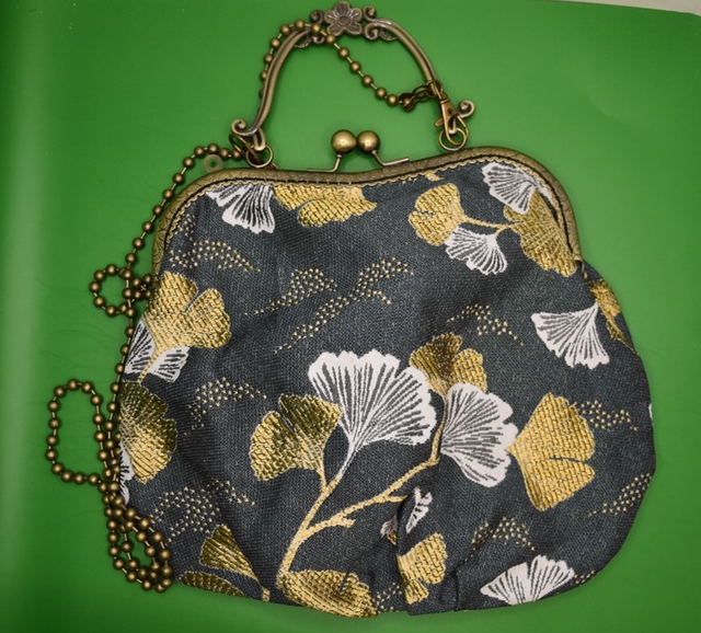 Tasche mit Gingko Motiv mit Bügel auch zum Umhängen