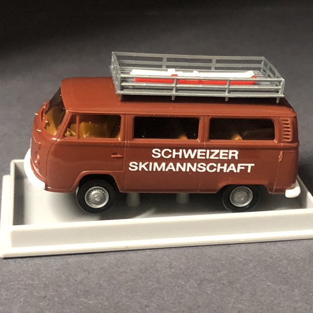 VW T2 Bus Schweizer Skimannschaft Brekina 1:87