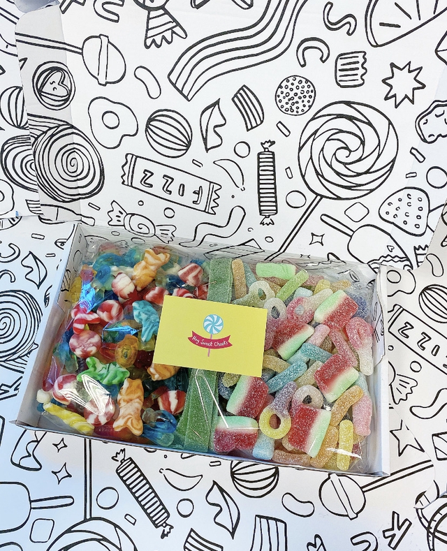 1kg Sweet Boxes Hey Sweet Cheeks UK