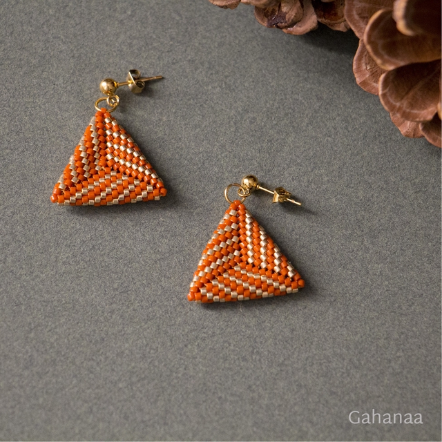 Mathilde, boucles d'oreilles couleur terracotta, rayures dorées