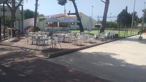 9Tenis Garraf 
Pollos a l Ast, Carnes a la Brasa, Cocina Catalana