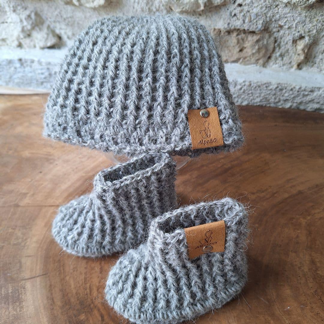 Bonnet et chausson en laine d'alpaga française
Crocheté à la main