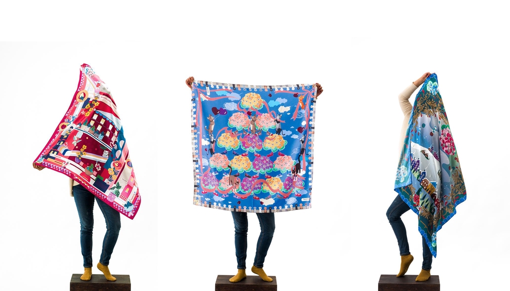FleaWorker is a vibrant accessory and textile brand that believes in making a meaningful difference through its unique, colorful creations.
