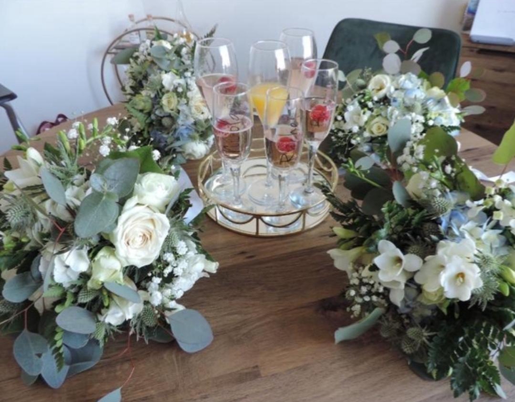 Let us assist you with designing your Wedding Bouquets