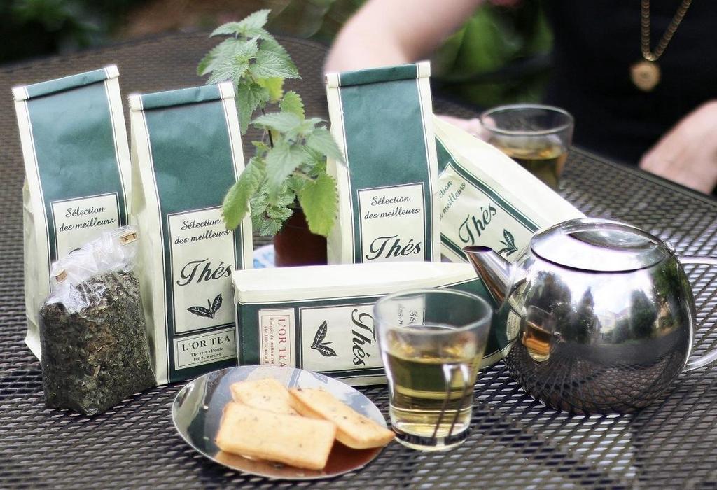 Chez L’or Tea, nous mettons à l’honneur l’ortie, une plante naturellement riche en vitamines et minéraux, reconnue pour ses vertus détoxifiantes, drainantes et reminéralisantes. Elle aide à éliminer les toxines, soutenir l’organisme, apaiser les douleurs et favoriser le bien-être général.

Nous l’associons à des ingrédients de qualité en créant des mélanges uniques à base de thé blanc, thé vert, thé noir, maté ainsi que des infusions, pour vous offrir des boissons naturelles, efficaces et adaptées à chaque moment de la journée.