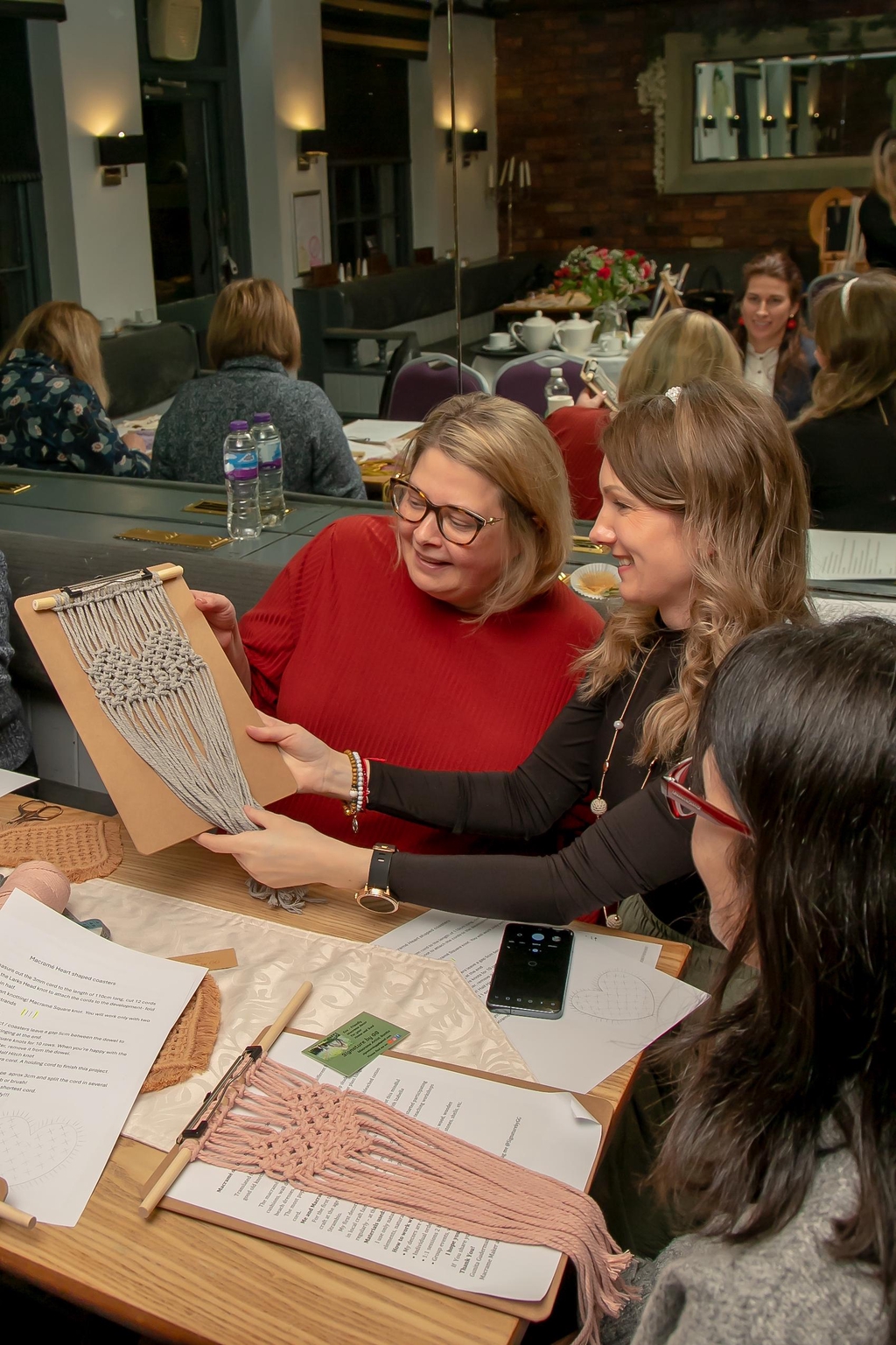 Learn macrame knots with me..