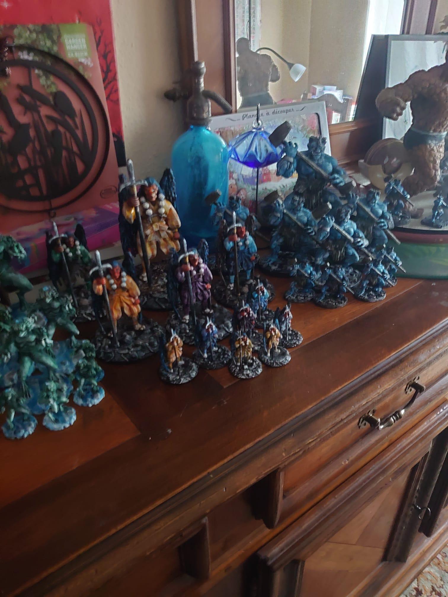 Figurines