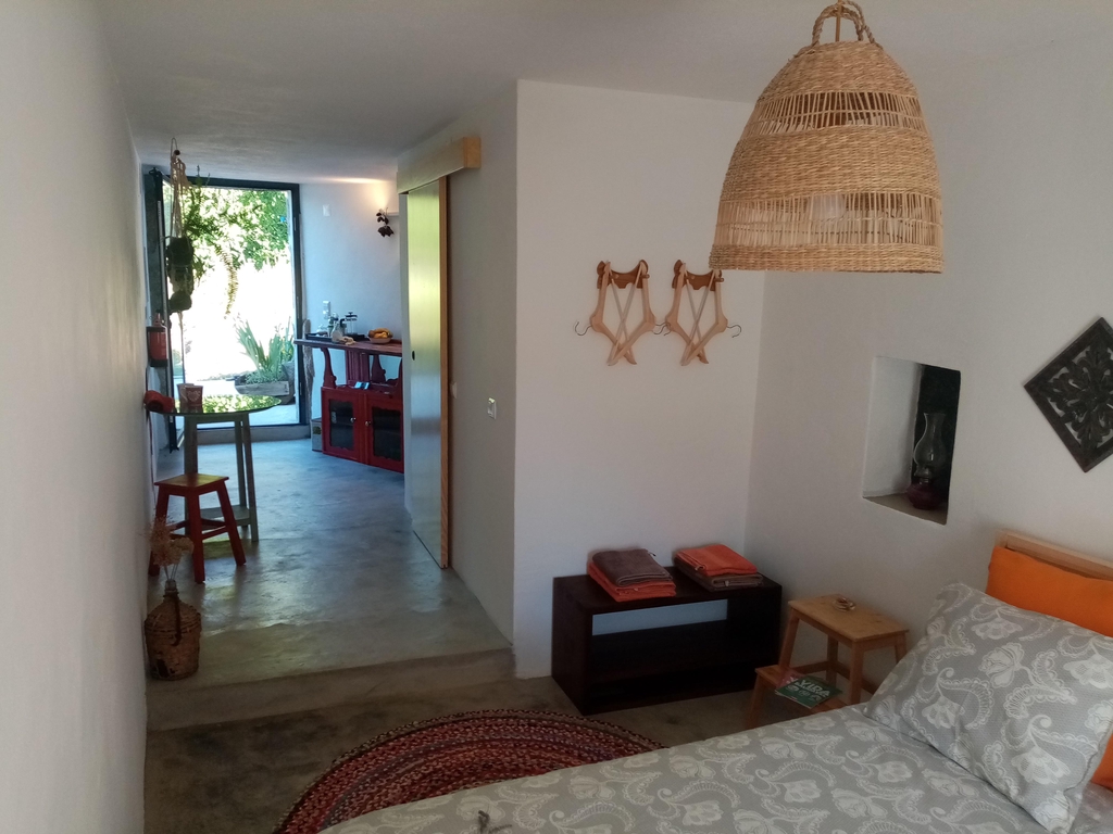 A propriedade é composta por casas independentes e suites simples e autênticas, sem luxos artificiais