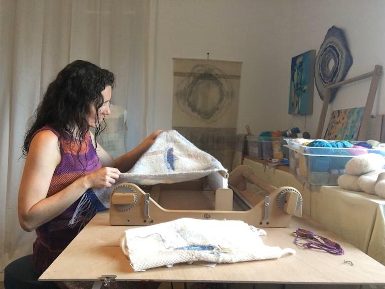 Francesca Messina artiste visuelle et textile Tissage créatif Essere Filo