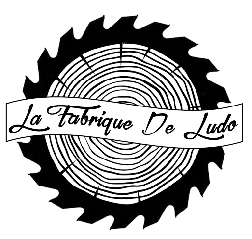 Découvrez des cadeaux uniques et des designs originaux réalisés avec soin dans notre atelier. 
Chaque pièce est pensée pour raconter votre histoire et offrir une émotion durable.