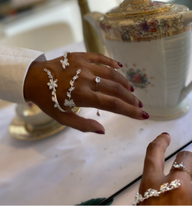 Bijoux de main HandGlow