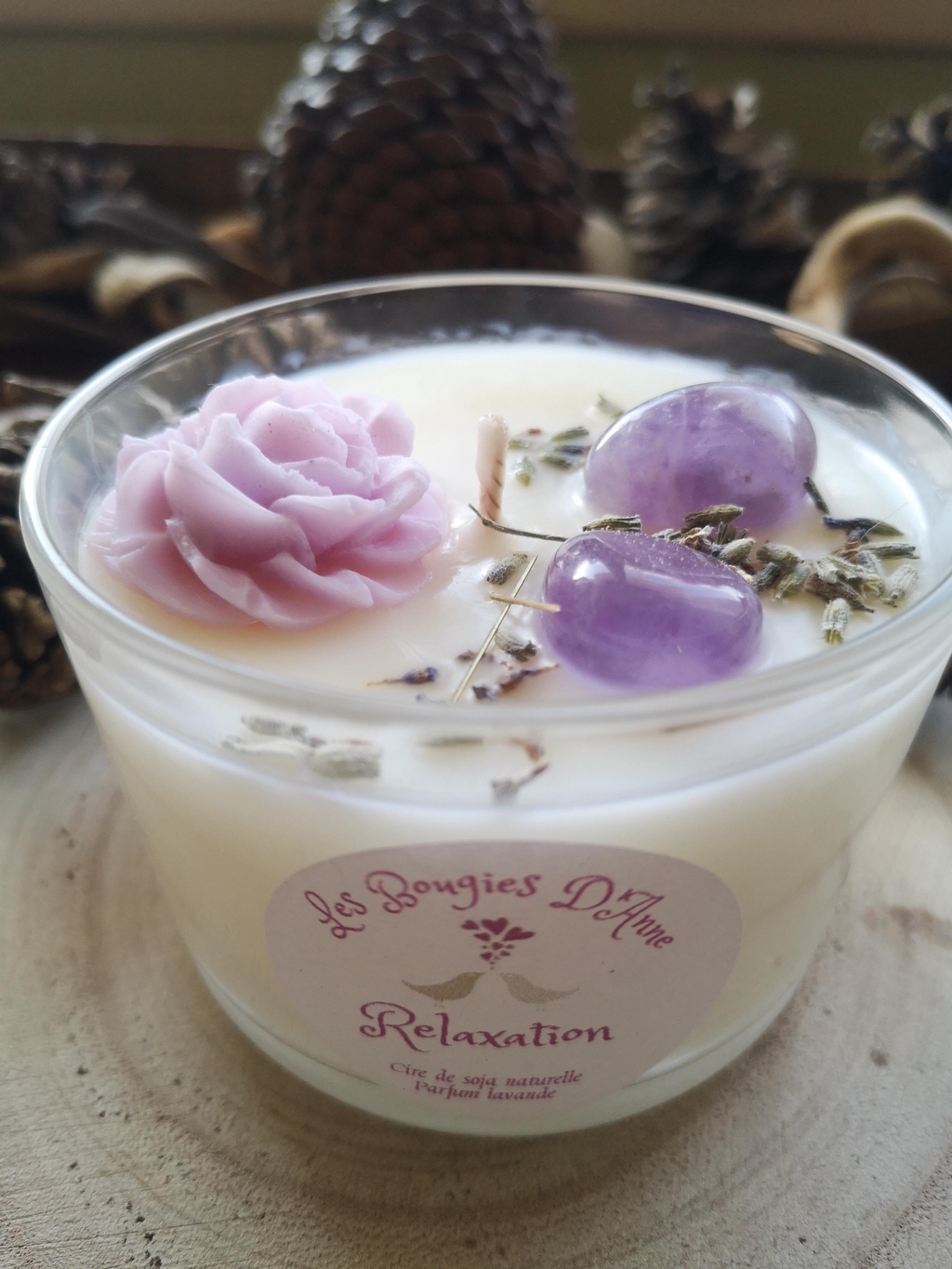 Les Bougies d'Anne
✨Des bougies artisanales à la cire végétale et biodégradable de soja. Non testée sur les animaux! ✨

Parfumées avec les délicieux parfums de Grasse, en France.

Garanti sans CMR (cancérogène, mutagène et repro-toxique), phtalates (perturbateurs endocriniens), sans matières animales et répondent aux normes de l'IFRA (International Fragrance Association). 💫



Chaque bougie est unique et fabriquée de façon artisanale donc les couleurs peuvent varier. Il se peut que les parois blanchissent et c'est normal car mes bougies sont végétales✨


Une passion…
Créatrice de bougie végétale de soja, j'ai voulu vous faire profiter de mes passions pour créer des bougies avec le plus de naturel possible sans aucun agent perturbateur pour votre santé.
J'ai chercher la meilleure cire , le meilleur parfum, la meilleur mèche et j'ai trouvé ce qui était bon pour vous.
N'hésitez pas à me contacter par mail ou par téléphone pour une commande.
