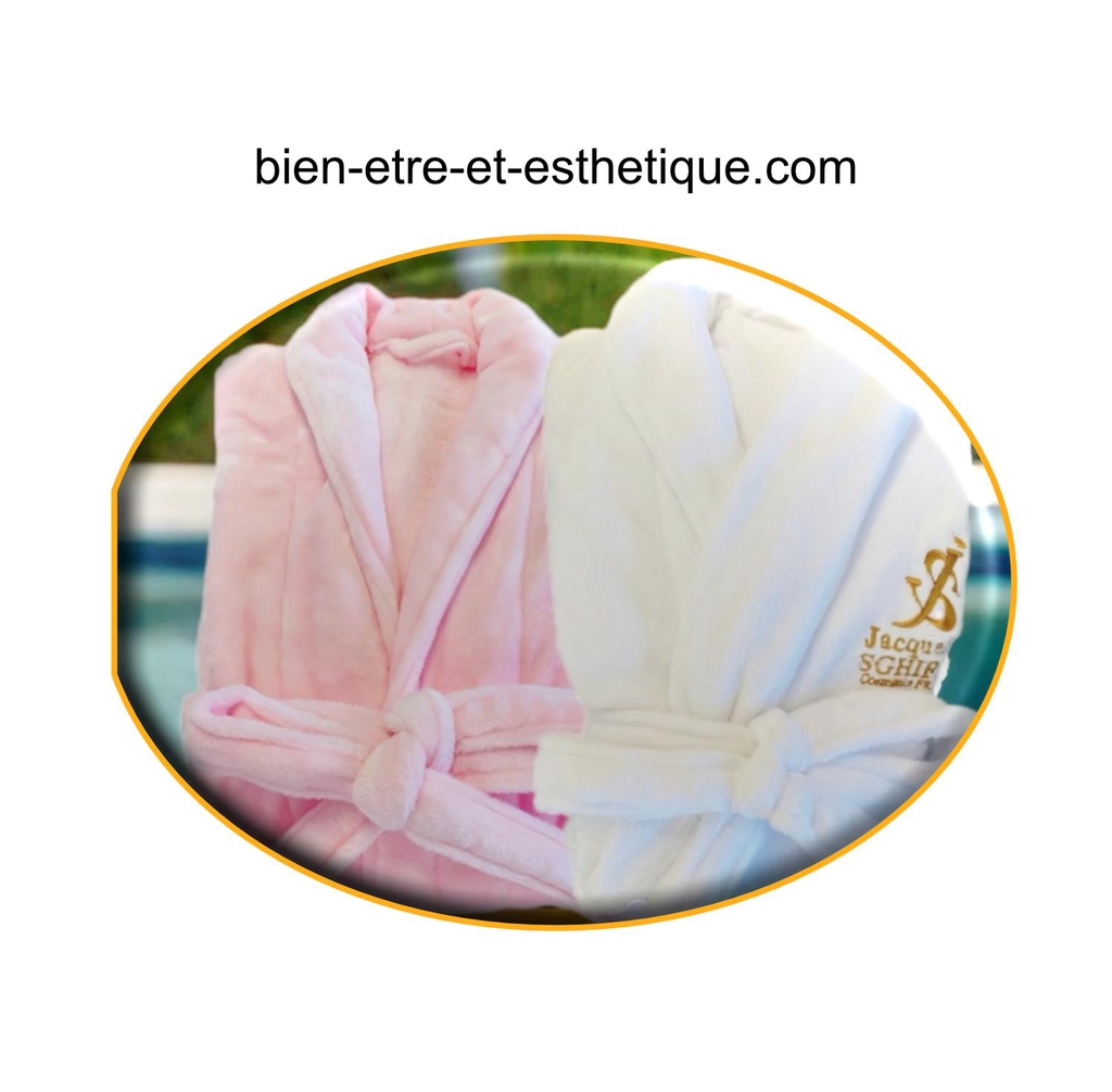 Pour passaer l 'hiver au chaud
bien-etre-et-esthetique.com
vous propose ce peignoir polaire 