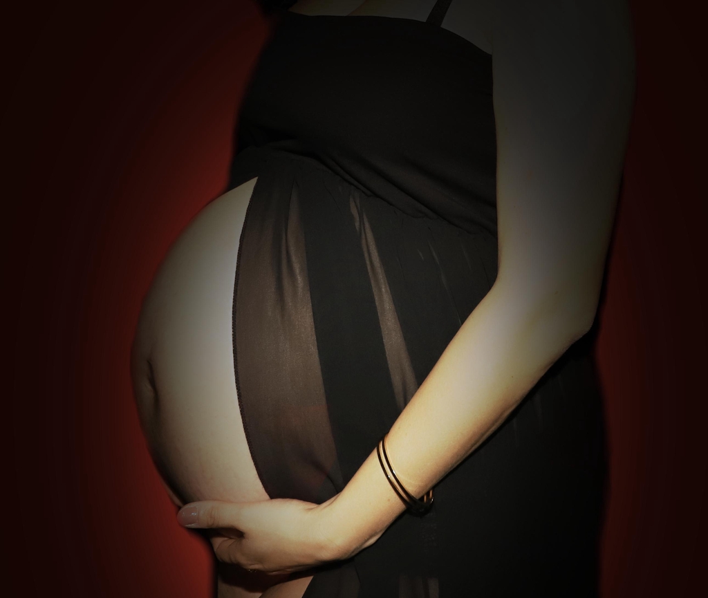 Le massage pour futures mamans réduit le stress et procure 1 moment de bienêtre & paisible en la maman et le futur bébé  