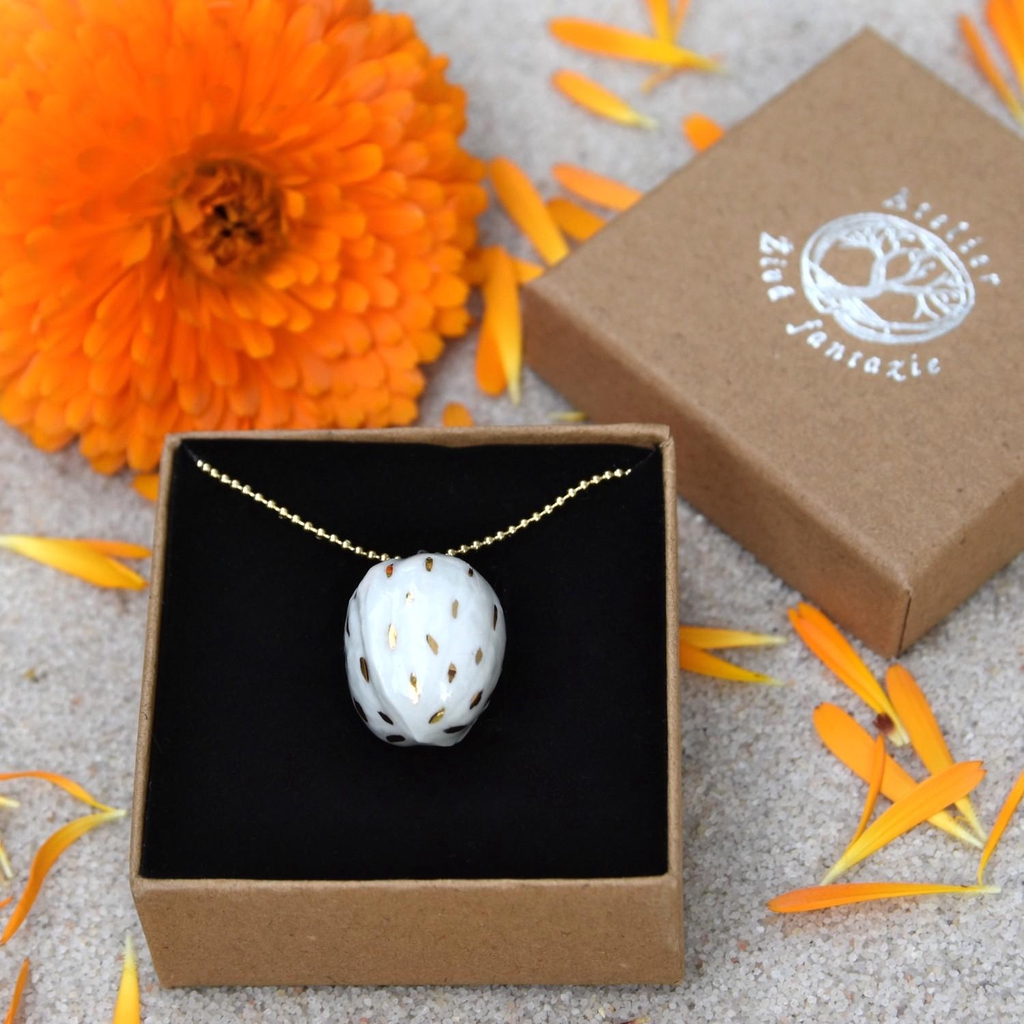 Porcelánové šperky Zahrada, odlité přírodniny ze zahrady do porcelánu