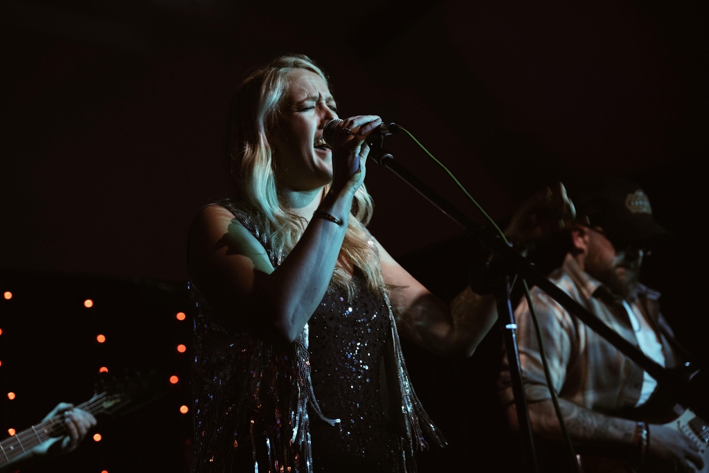 Leanne Brumfitt! 
UK based singer/songwriter 
Welcome to my Website