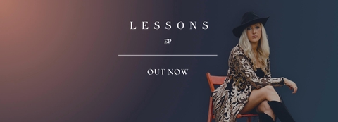 Leanne Brumfitt, UK based singer/songwriter 
Welcome to my website! 