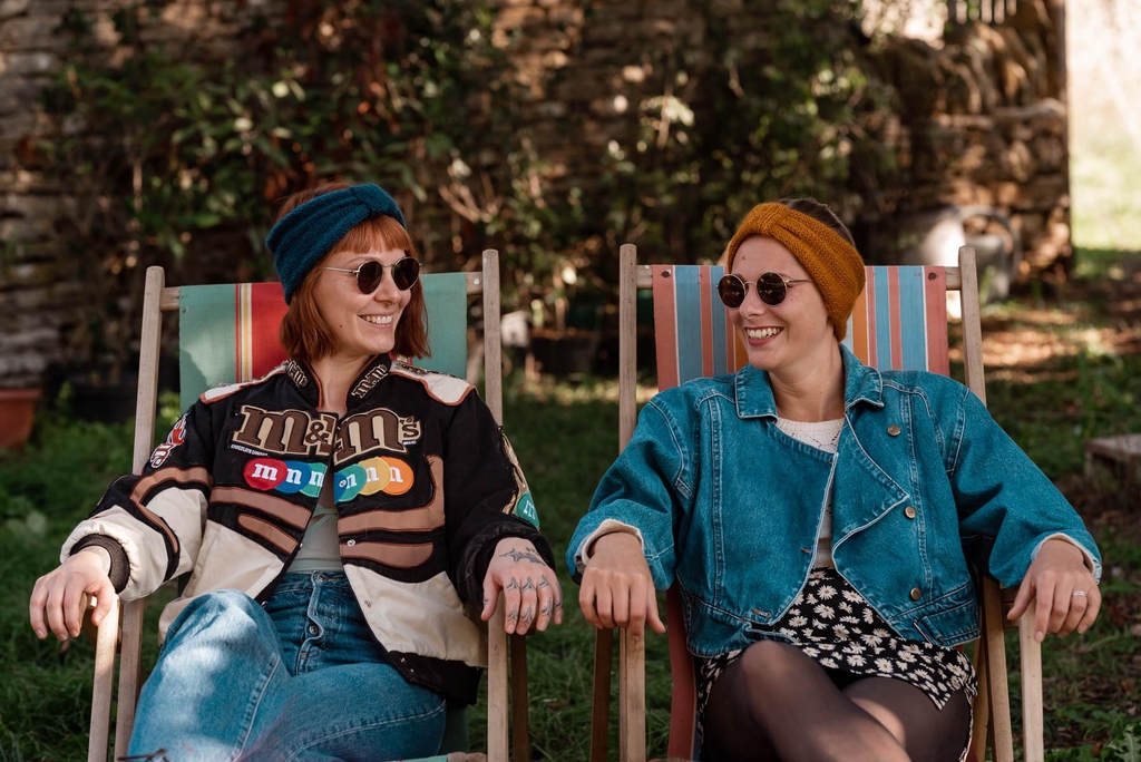 Suis-nous dans les coulisses