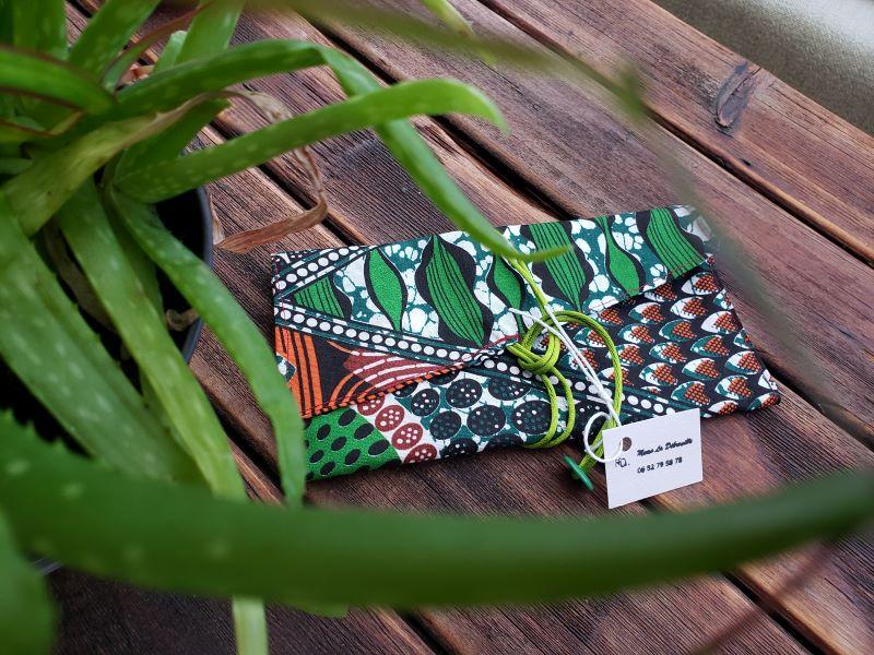 Pochette rectangulaire mouchoir
Momo la Débrouille
Upcycling
fait main