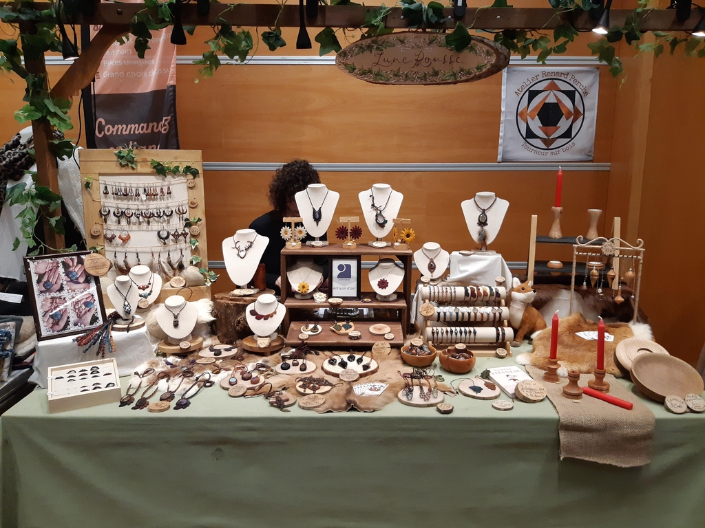 Le stand de atelier renard perché et atelier lune rousse