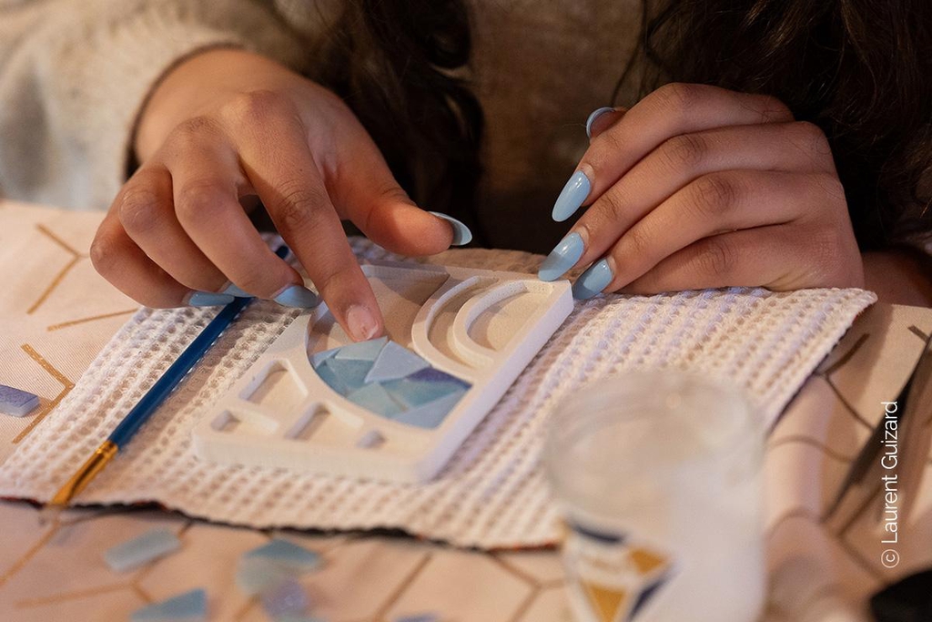 Animation mosaïque pour événements team building EVJF

Atelier créatif EVJF Rennes

Anniversaire artistique Rennes

Atelier mosaïque pour enfants Rennes

Activité parent-enfant Rennes