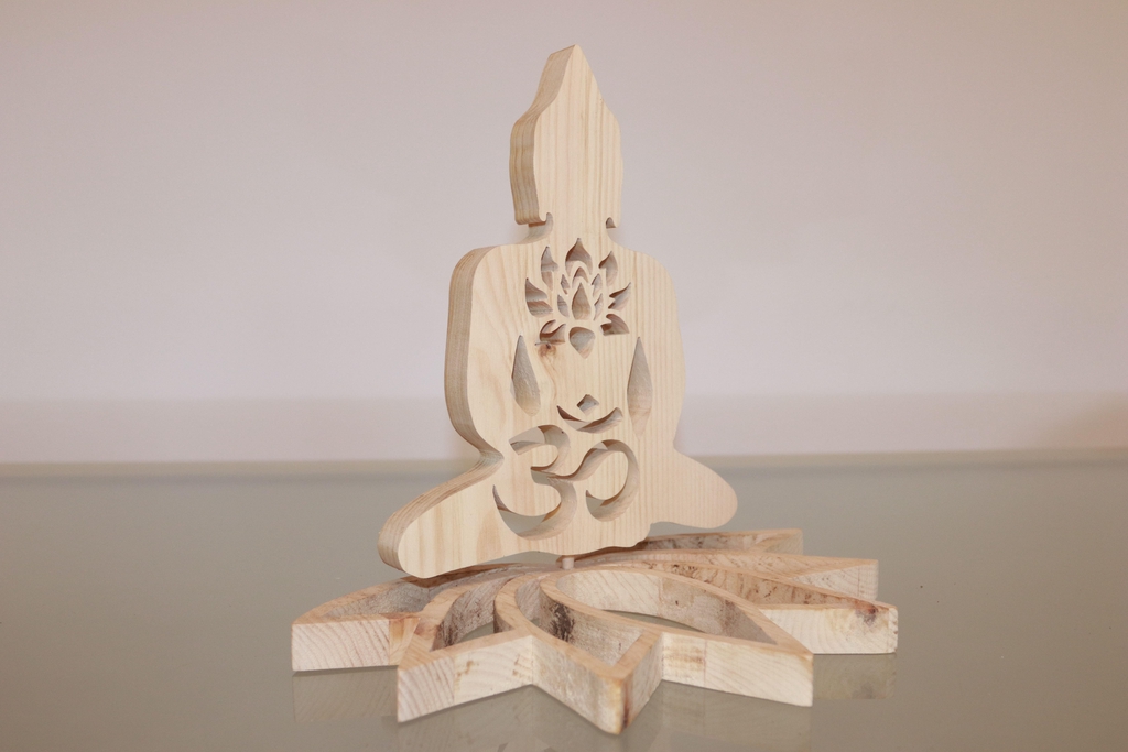 Buddha aus Zirbenholz