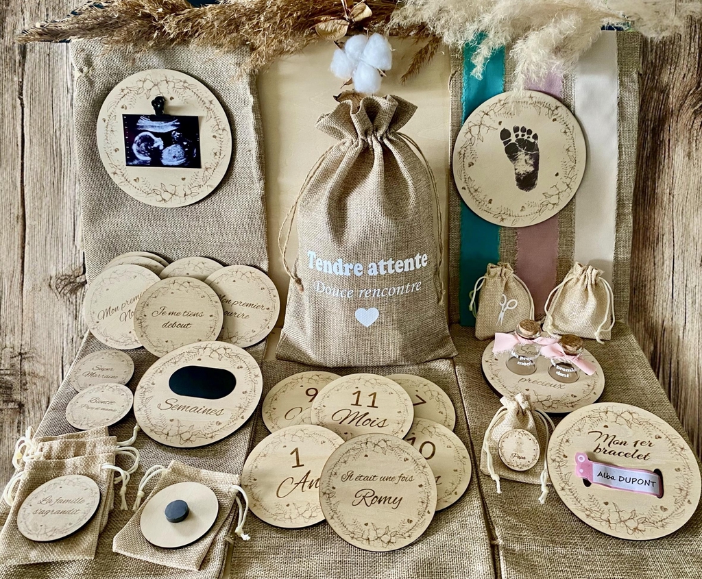Cadeaux de naissance : idéal pour future maman : carte grossesse, étapes, bienvenue, mes premières fois, magnets annonce parrain marraine…