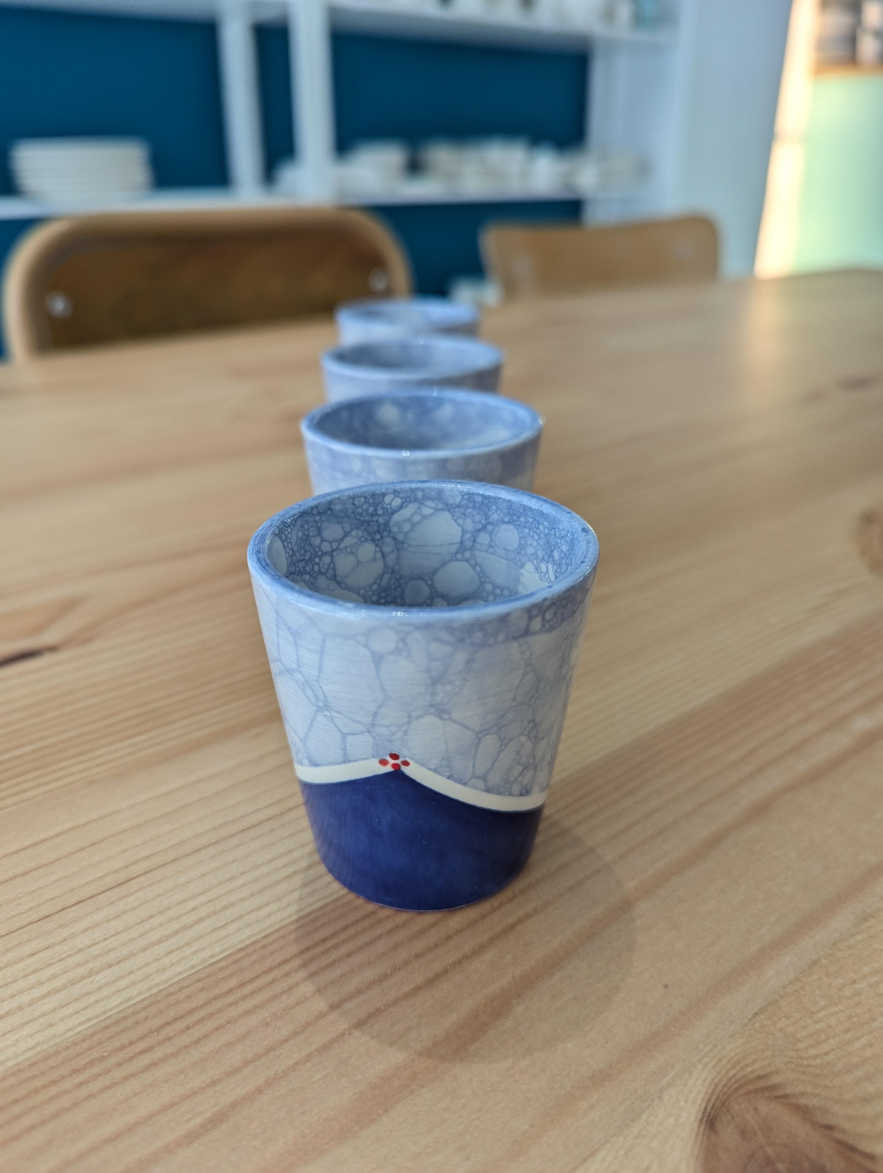 Tasses peintes à la main