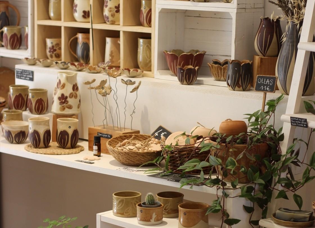 stand de marché artisanal de céramique