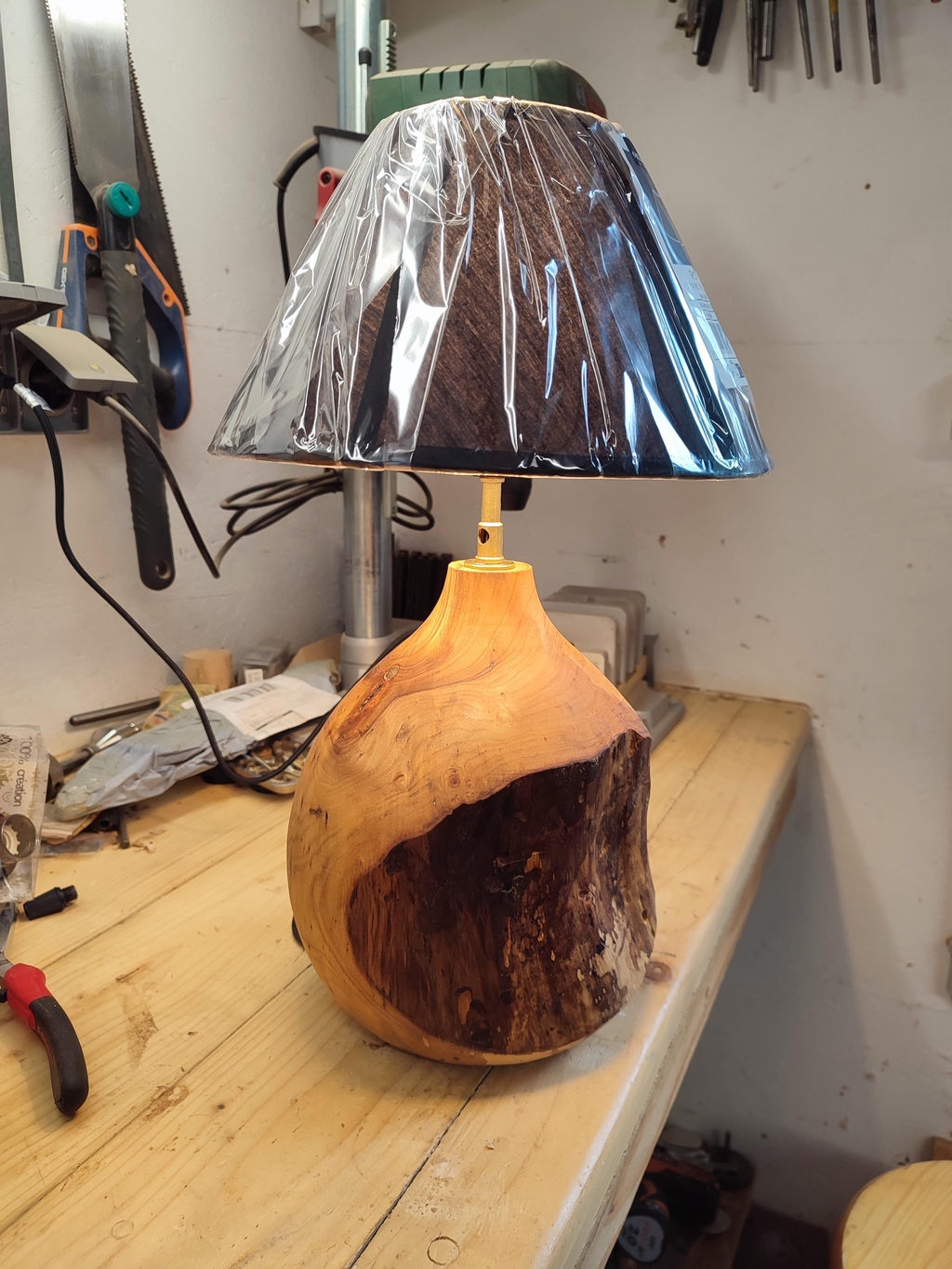 Pied de lampe en bois
