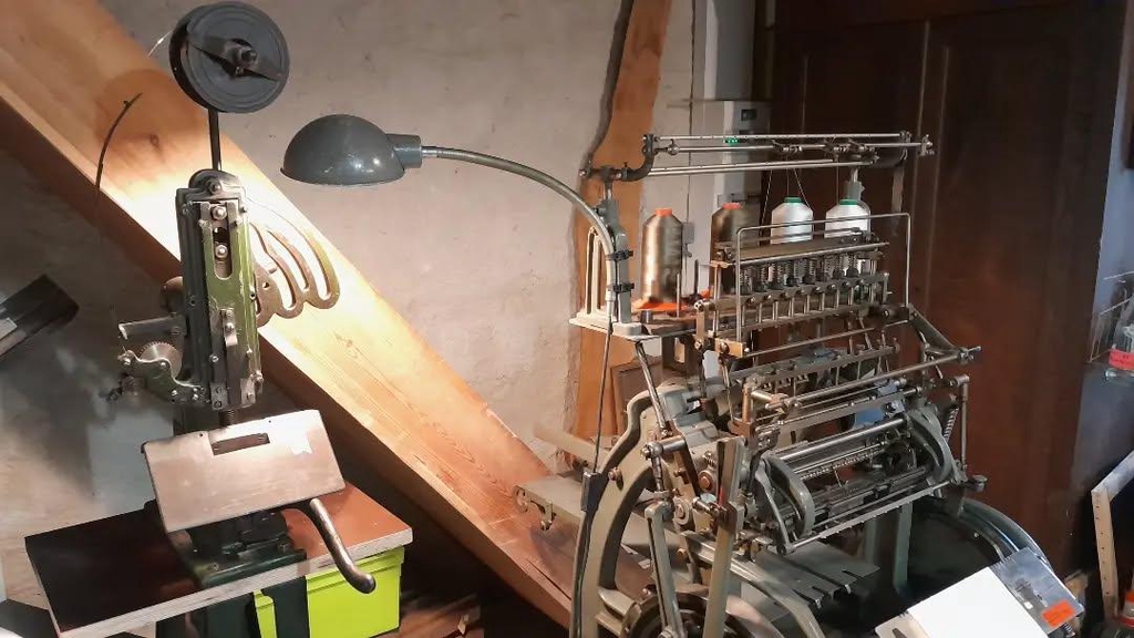 Photo d'une imprimerie avec des outils anciens