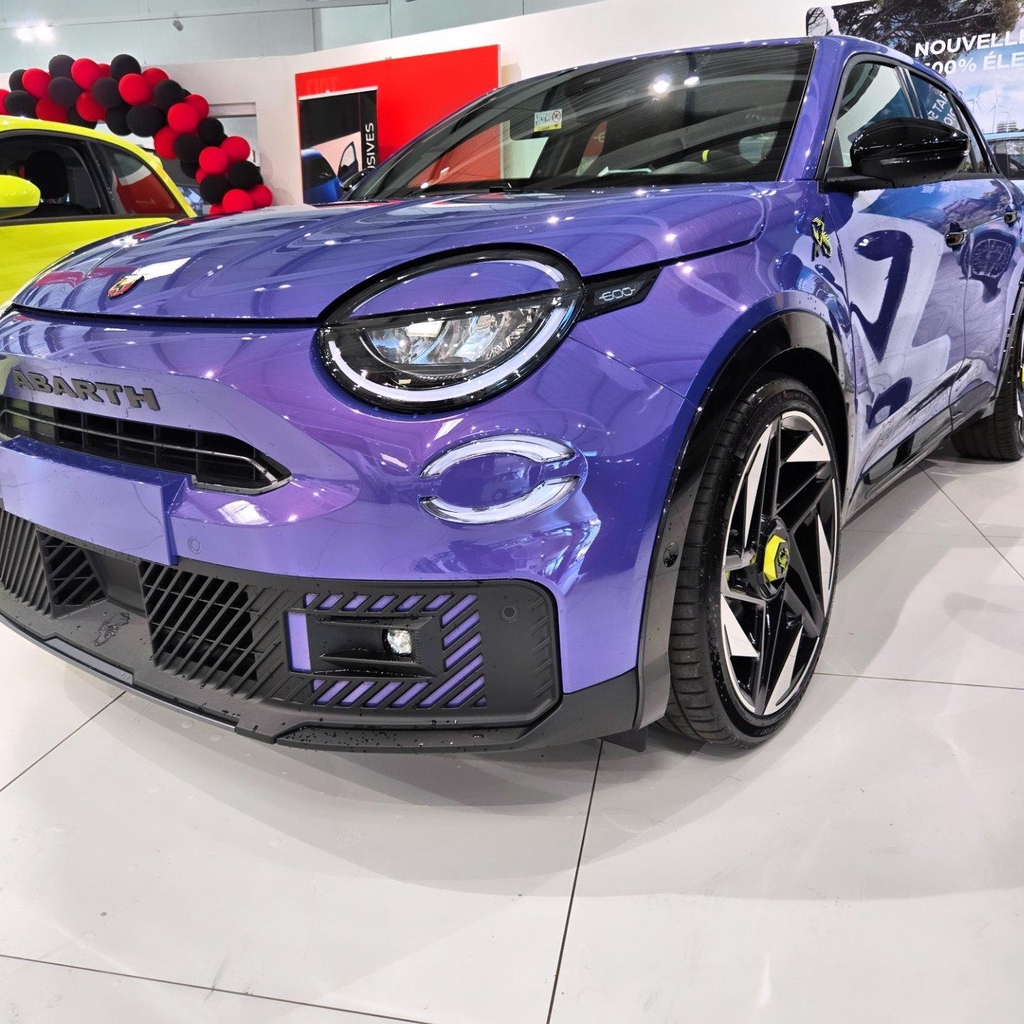 FIAT 600 Abarth électrique violet irisé peinture perlée nettoyage de voiture à domicile au pays basque