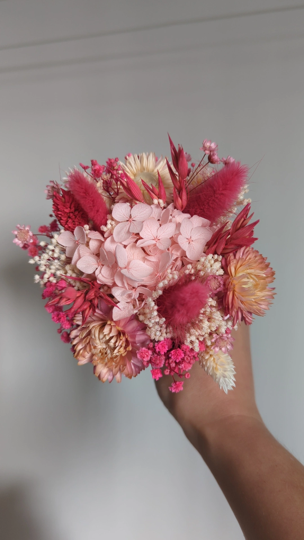 Les Yayettes - accessoires de mariage, accessoire cheveux mariée, accesoire mariée, accessoire marié, accessoire mariée fleurs séchées, boutonnière fleurs séchées, boutoniière marié, accessoire demoiselles d'honneur, bracelet demoiselles d'honneur, peigne cheveux fleurs séchées, peigne cheveux mariée, pic à chignon mariée, pic à chignon fleurs séchées, coiffure mariée, mariage bohème, mariage bohème chic, mariage fleurs séchées, centre de table mariage