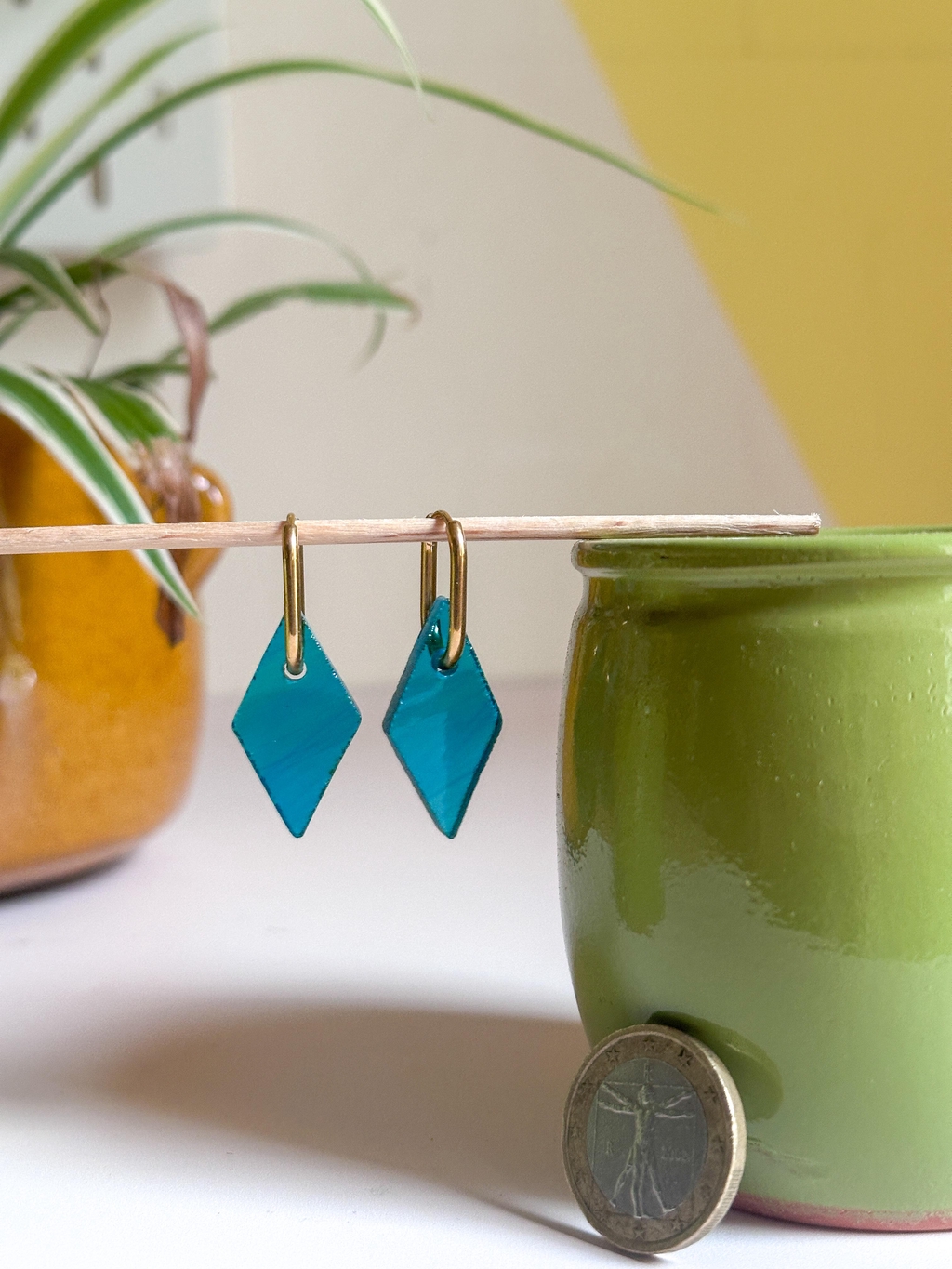 Bar à bijoux en verre recyclé