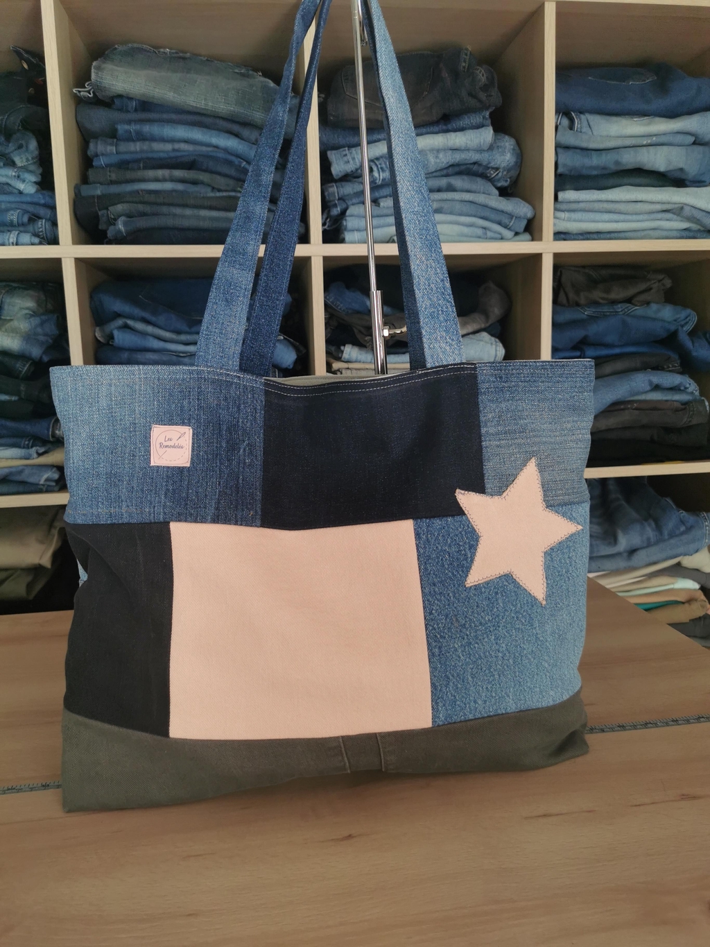 Des créations uniques à partir de textiles qui méritent une seconde vie.