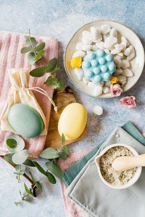Lady Mathilde. Découvrez tout nos savons, savon au lait de chèvre, savons exfoliants, savon de massage, savon à la rose, savon tea-tree.
