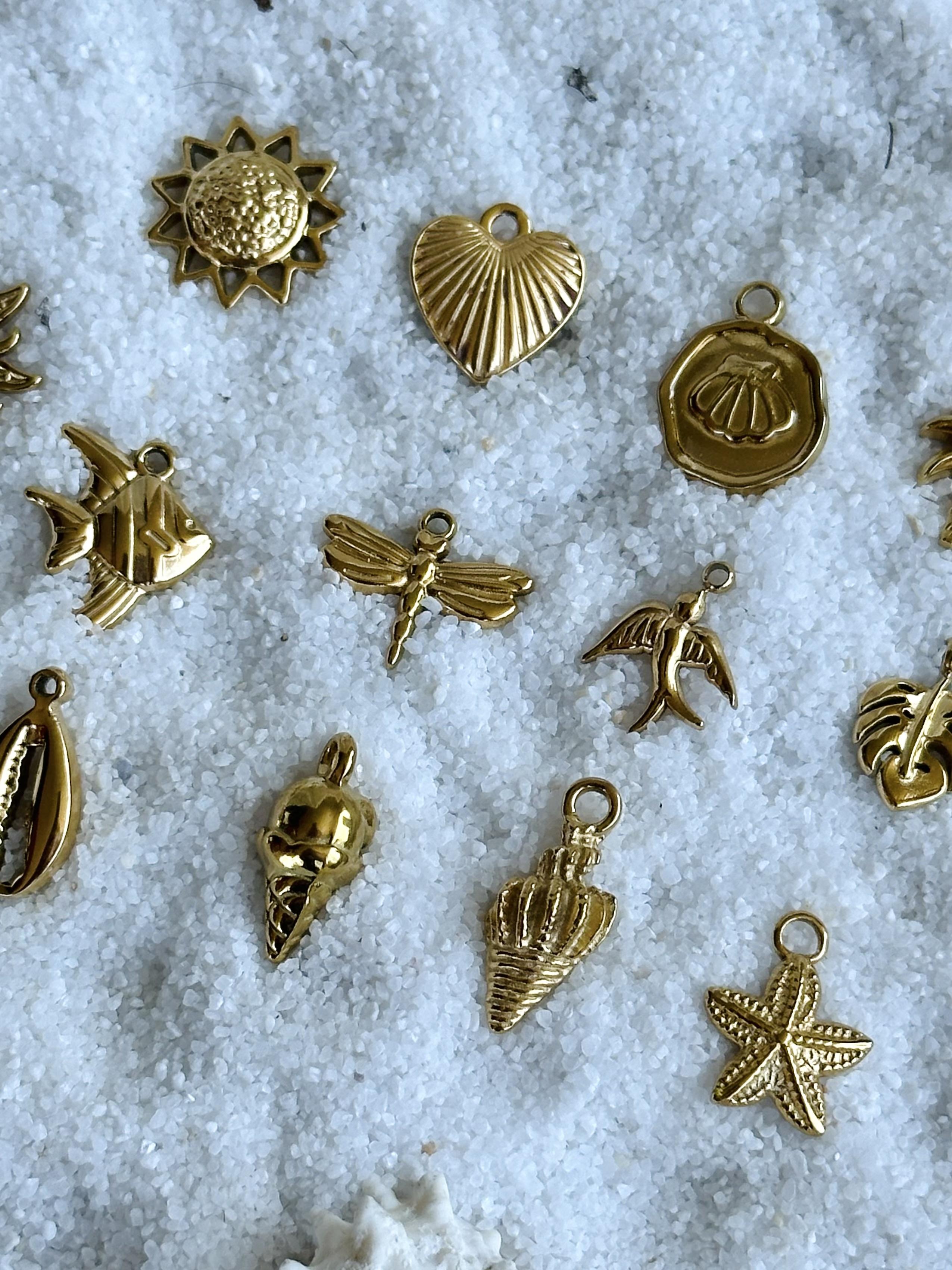 Charms dorés Colliers