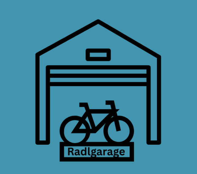 E-MTBs & Mountainbikes kaufen – Radlgarage Plüderhausen
Entdecke bei der Radlgarage hochwertige Mountainbikes und E-MTBs mit Top-Ausstattung wie Bosch CX Motoren, Shimano XT Komponenten und Carbonrahmen. Wir bieten dir Bikes für Trail, Enduro und Cross-Country, inklusive Zubehör, Tubeless-Lösungen und professionellem Service. Ob Einsteiger oder Profi – bei uns findest du leistungsstarke Bikes, die Fahrspaß, Qualität und Zuverlässigkeit vereinen. Jetzt E-MTBs & Mountainbikes in Plüderhausen entdecken und direkt bestellen.