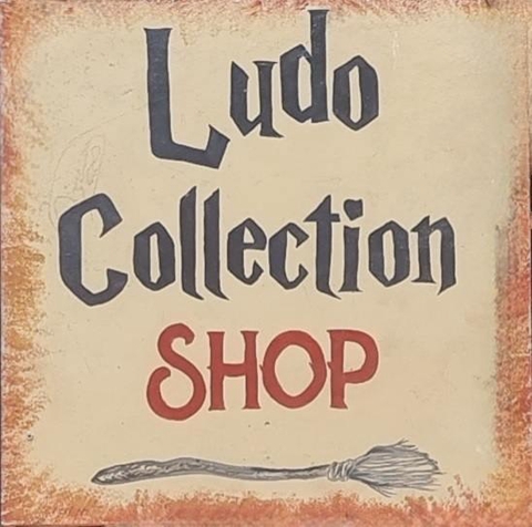 Boutique dédiée à l'univers de Jk Rowing! 
Ici retrouvez Goodies, Objets de collections, imports et bien d'autres choses...