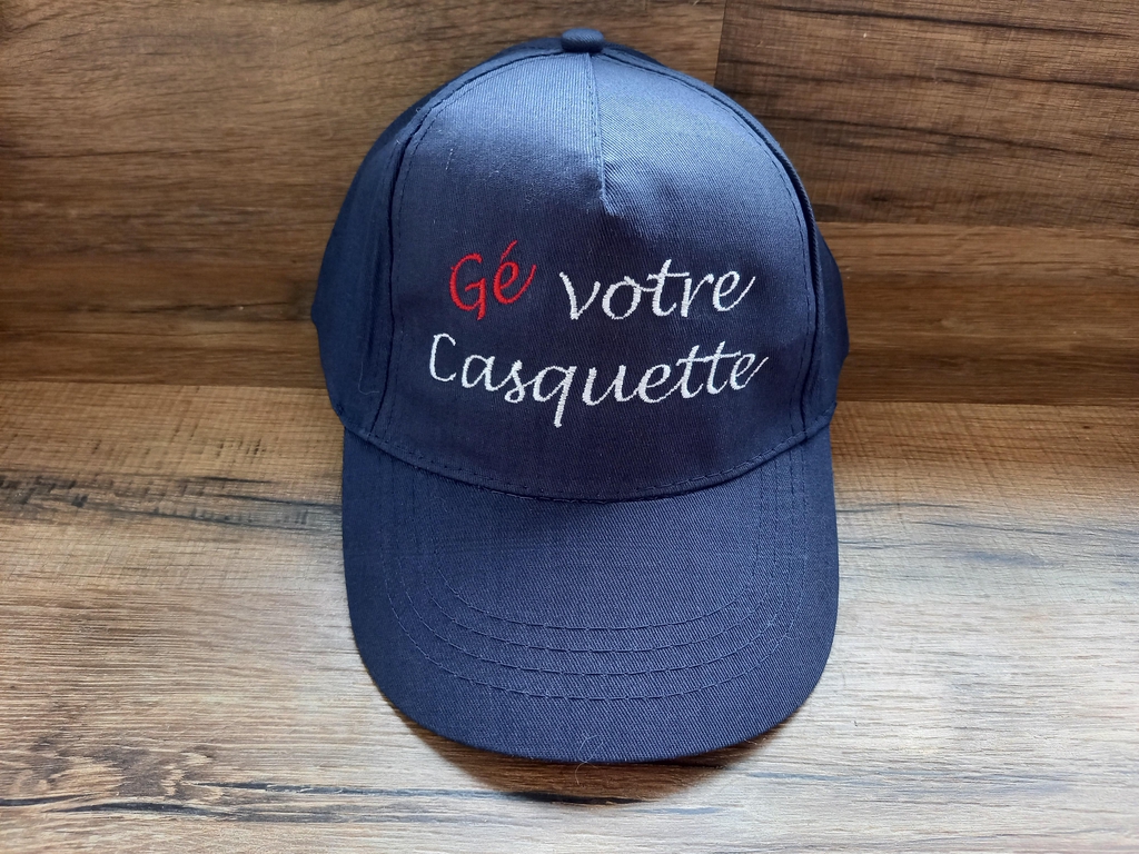 Personnalisation de casquettes avec texte ou/et logo