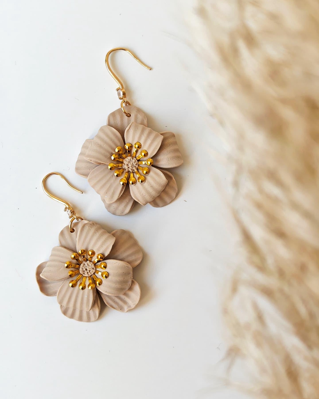 Lahek eleganten nakit