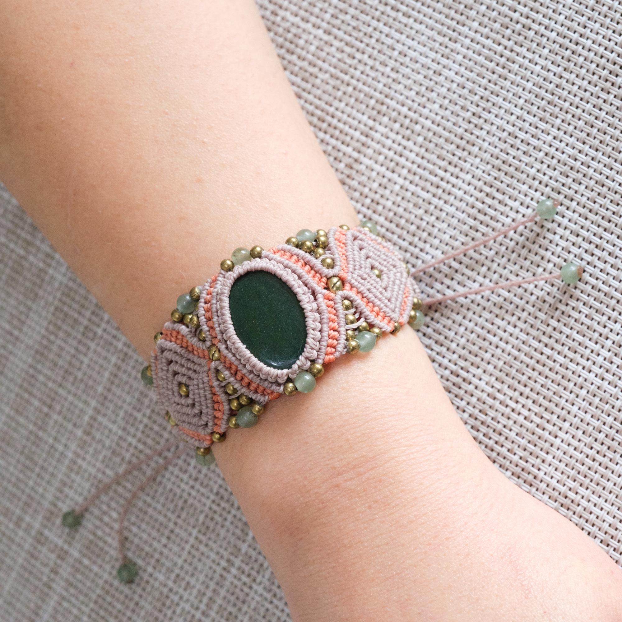 Catégorie bracelet en micro macramé